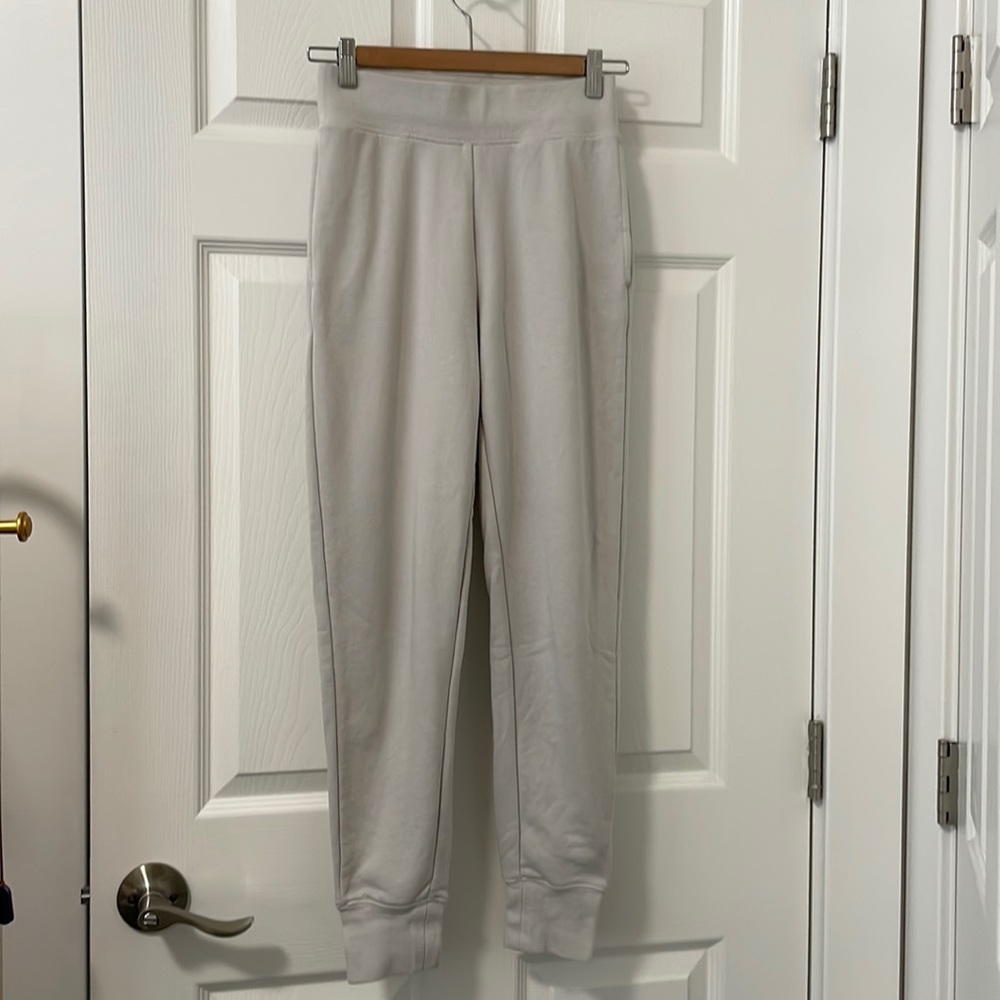 TNA perfect pocket airy fleece joggers